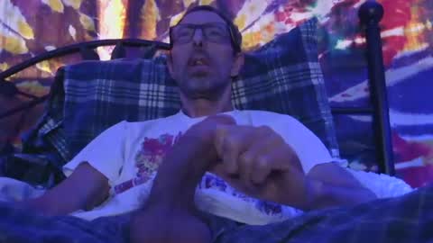 smoke-4-me online show from July 4, 11:56 am
