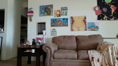 smokihippi online show from August 6, 2:49 pm
