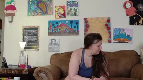 smokihippi online show from August 7, 8:03 am