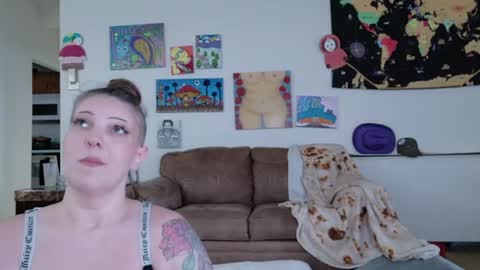 smokihippi online show from August 13, 9:51 pm