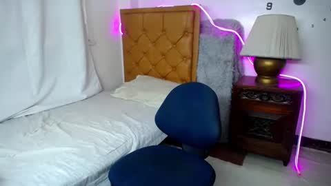 snoky_serna online show from July 24, 6:27 am