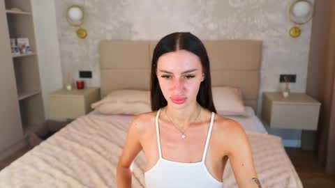 snow_whiteeex online show from July 21, 3:14 pm