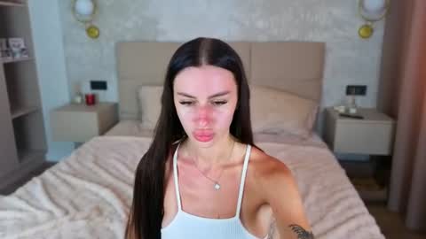 snow_whiteeex online show from July 31, 3:29 pm
