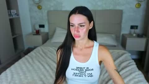 snow_whiteeex online show from August 9, 10:11 pm