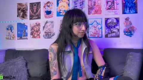 Snow and Bubble online show from August 6, 11:04 pm