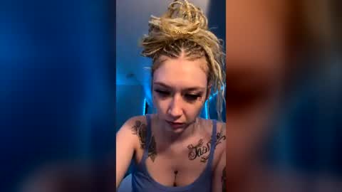 snowbunnyxo_ online show from July 8, 4:38 am