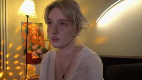 Ellie online show from August 5, 5:49 am