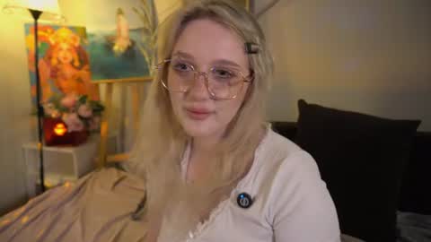 Ellie online show from August 8, 5:29 am