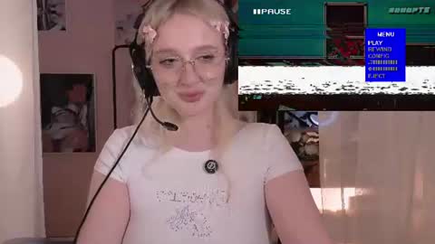 Ellie online show from August 15, 8:40 am