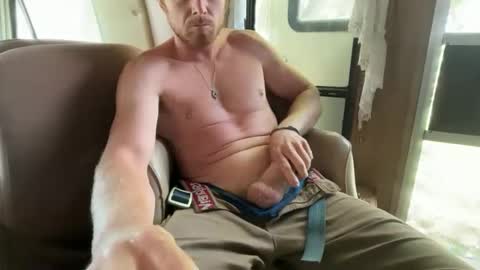snowtrooper888 online show from May 20, 6:42 pm