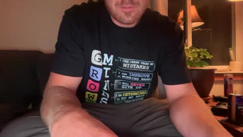 snowtrooper888 online show from July 27, 4:51 am