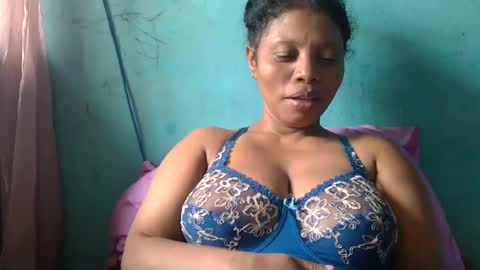 soayh89 online show from August 13, 10:40 am