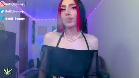 soffi_bunny_ online show from July 23, 9:39 pm