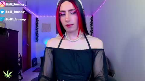 soffi_bunny_ online show from July 29, 5:42 pm