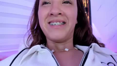 sofi_cuttie online show from August 8, 12:43 am