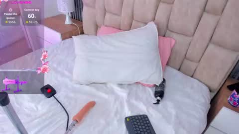 sofi_gomeez online show from June 17, 12:42 am