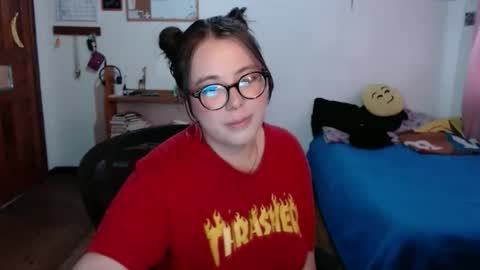Sofi Lynch online show from May 13, 9:25 pm