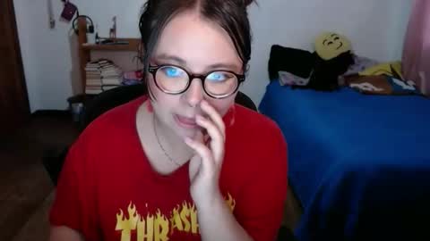 Sofi Lynch online show from May 13, 10:31 pm