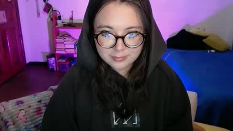 Sofi Lynch online show from May 15, 7:19 am
