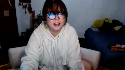 Sofi Lynch online show from June 9, 4:52 am