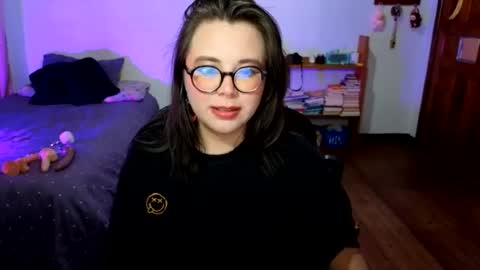 Sofi Lynch online show from July 26, 6:40 am