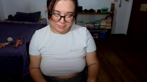 Sofi Lynch online show from July 30, 6:32 am