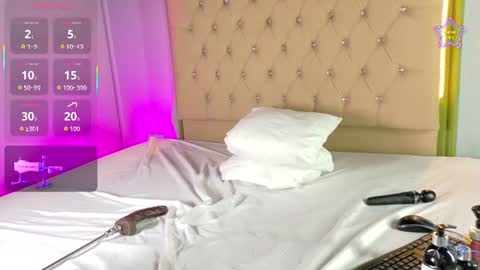 sofia__salazar online show from August 15, 4:44 pm