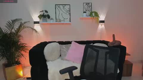 sofia_velvetx online show from July 22, 3:20 am