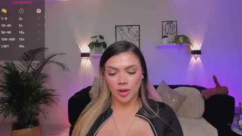 sofia_velvetx online show from July 28, 7:25 am
