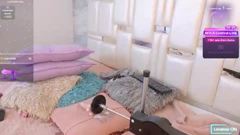 sofiaa_rivera online show from August 11, 4:20 pm