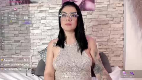 sofiaalarson online show from August 5, 7:01 pm