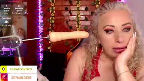 sofiacurvy45 online show from August 11, 4:47 am