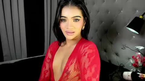 sofiamojic online show from August 11, 9:44 am