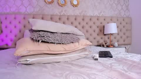 sofiareyees online show from July 31, 4:23 pm