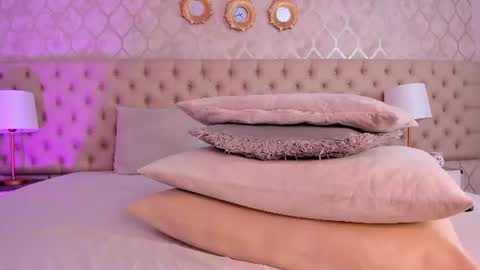 sofiareyees online show from August 5, 5:33 pm