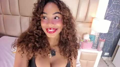 Sofia Stanley online show from August 4, 7:27 am