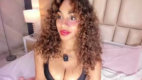 Sofia Stanley online show from August 4, 8:33 am