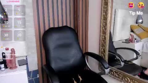 sofiathoompson online show from August 8, 7:41 am