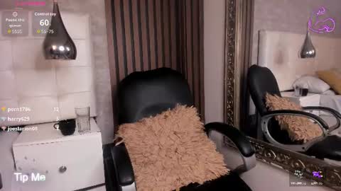 sofiathoompson online show from August 10, 1:29 am