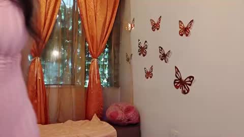 Sofi Bella online show from August 8, 8:31 pm