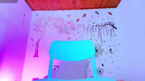  Sofa Daz  online show from August 13, 5:32 am
