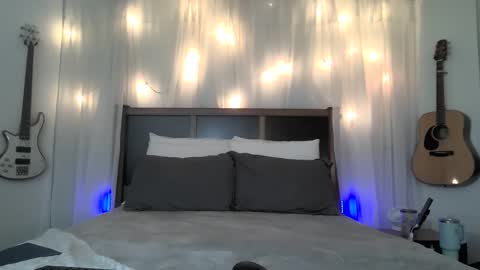 Sofi King online show from April 2, 11:35 pm