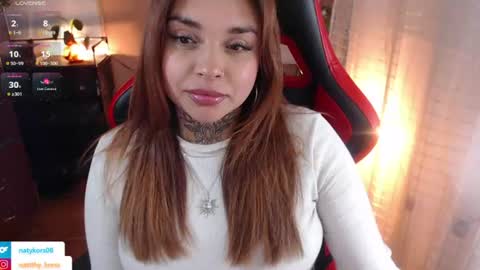 sofisuarez13 online show from August 5, 11:25 pm