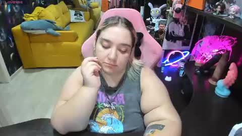 Sofie online show from August 8, 1:33 pm