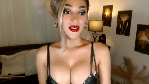 ISABEL online show from March 26, 7:01 am