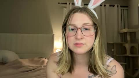 softslutxo online show from May 9, 4:04 am
