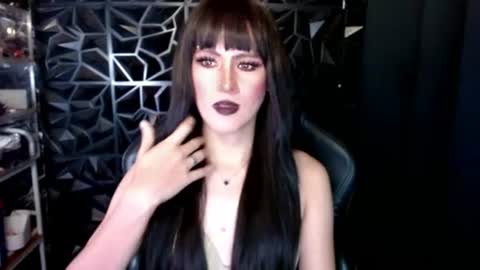 Queen Ivory online show from July 19, 11:18 pm
