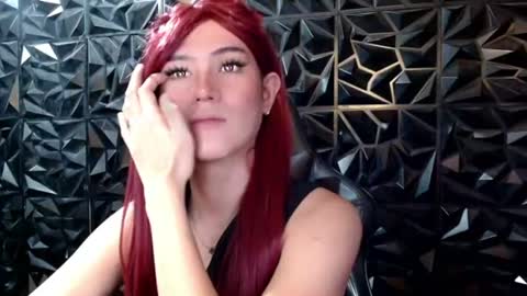 Queen Ivory online show from July 21, 5:04 pm