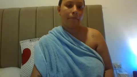 sofy_sexxi online show from July 25, 10:36 pm