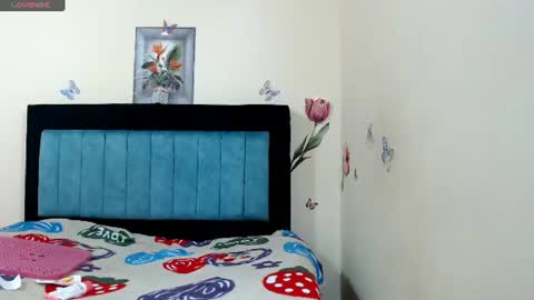 sofyxs online show from August 15, 12:31 pm